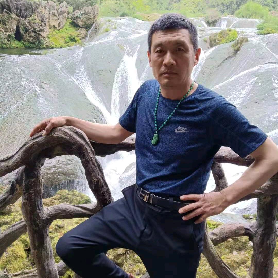 杨勇头像