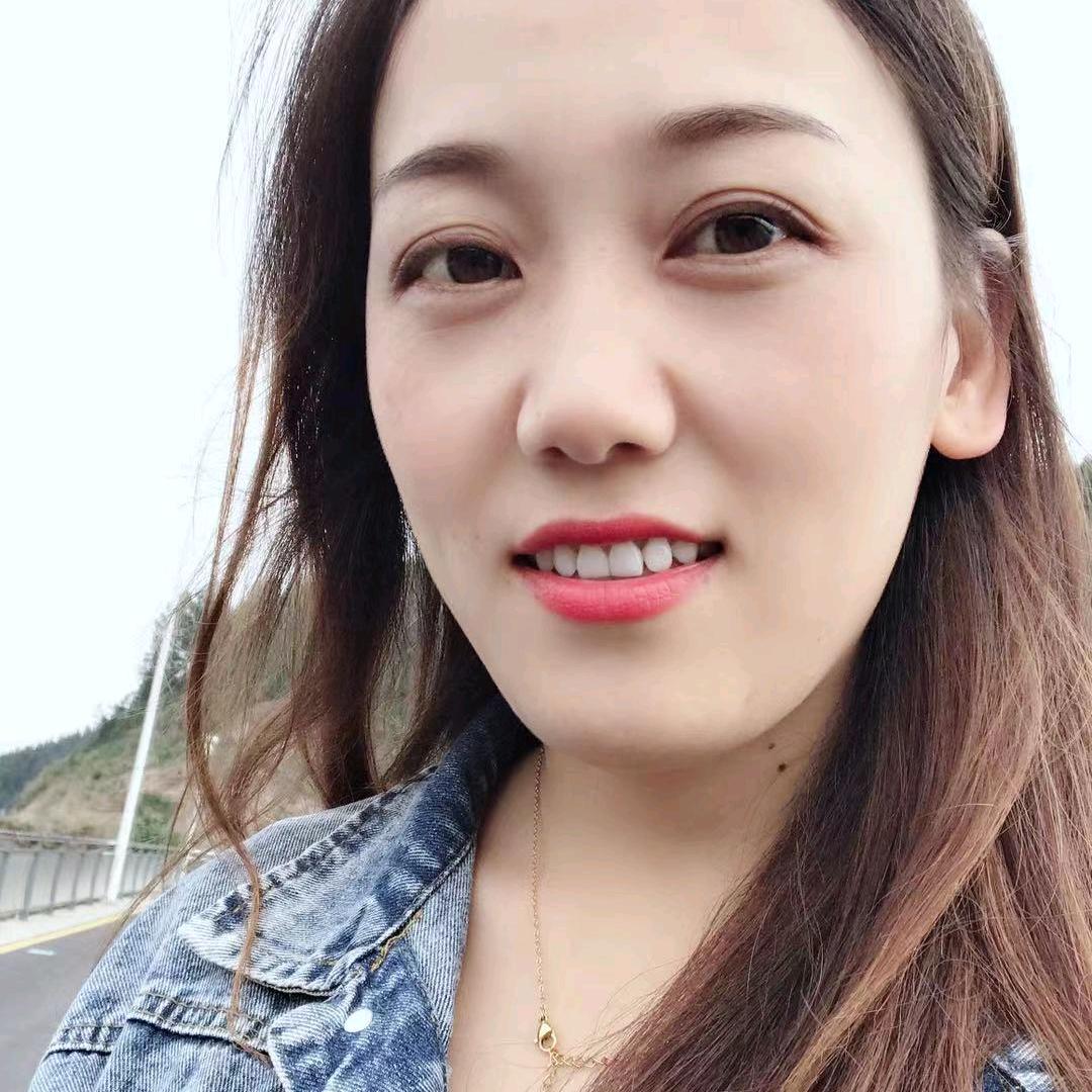 芯上人（周周）