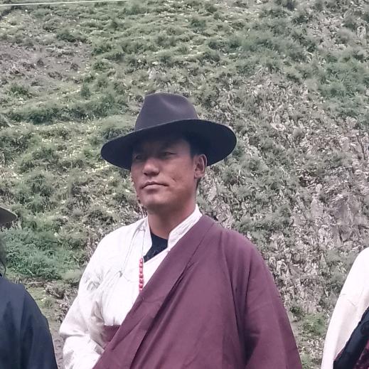 ci小(๑•̌.•̑๑)ˀ̣ˀ̣