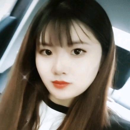阳光明媚的女人，