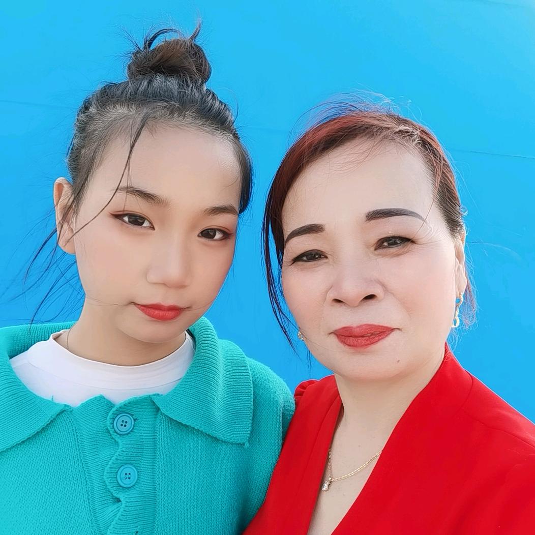 她