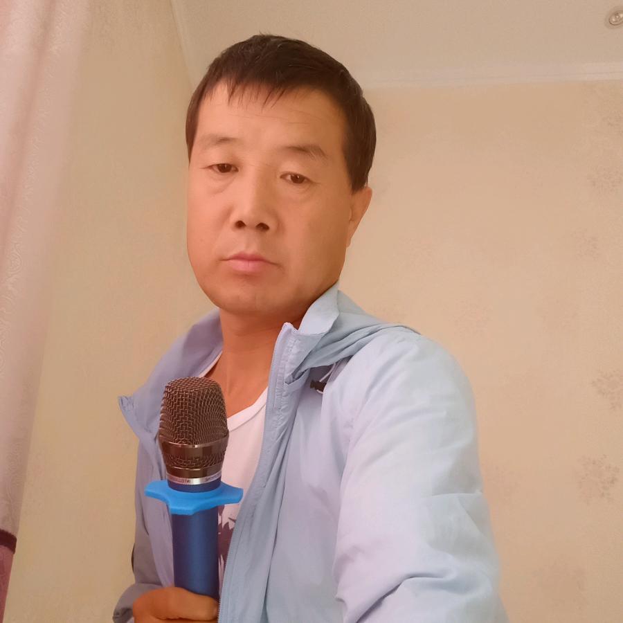 爱唱歌的<阿伟>