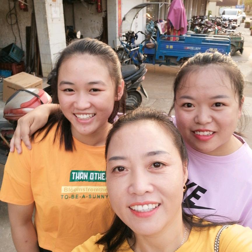 易足堂专业足浴按摩修脚。美丽老板娘