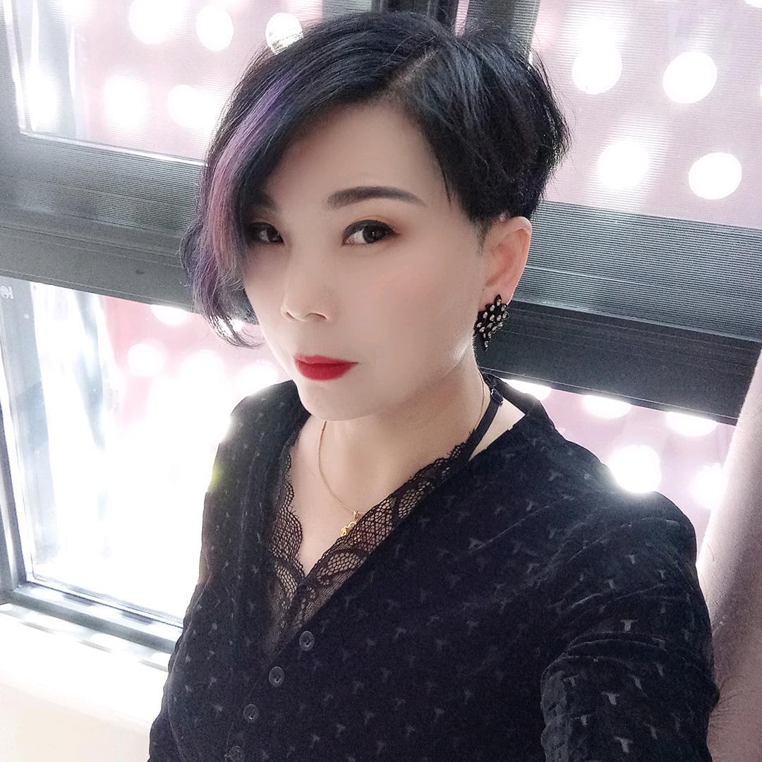 黑夜中的玫瑰🧚‍♂️🧚‍♂️