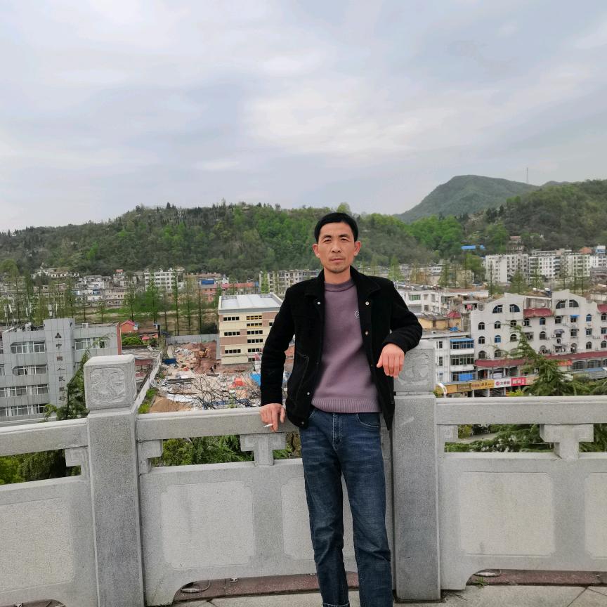 @少说多看沉默是金