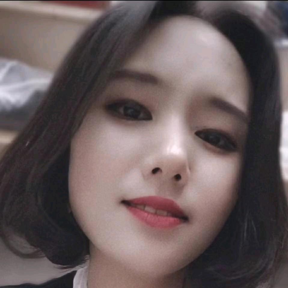 镇雄卡尚轻奢女装常玉荣