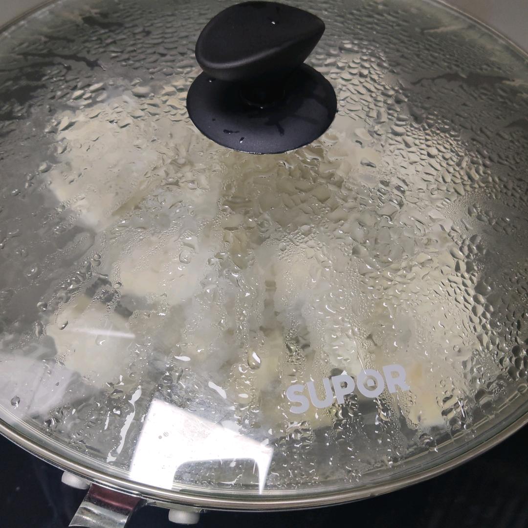 牛粪渐渐浮出水面