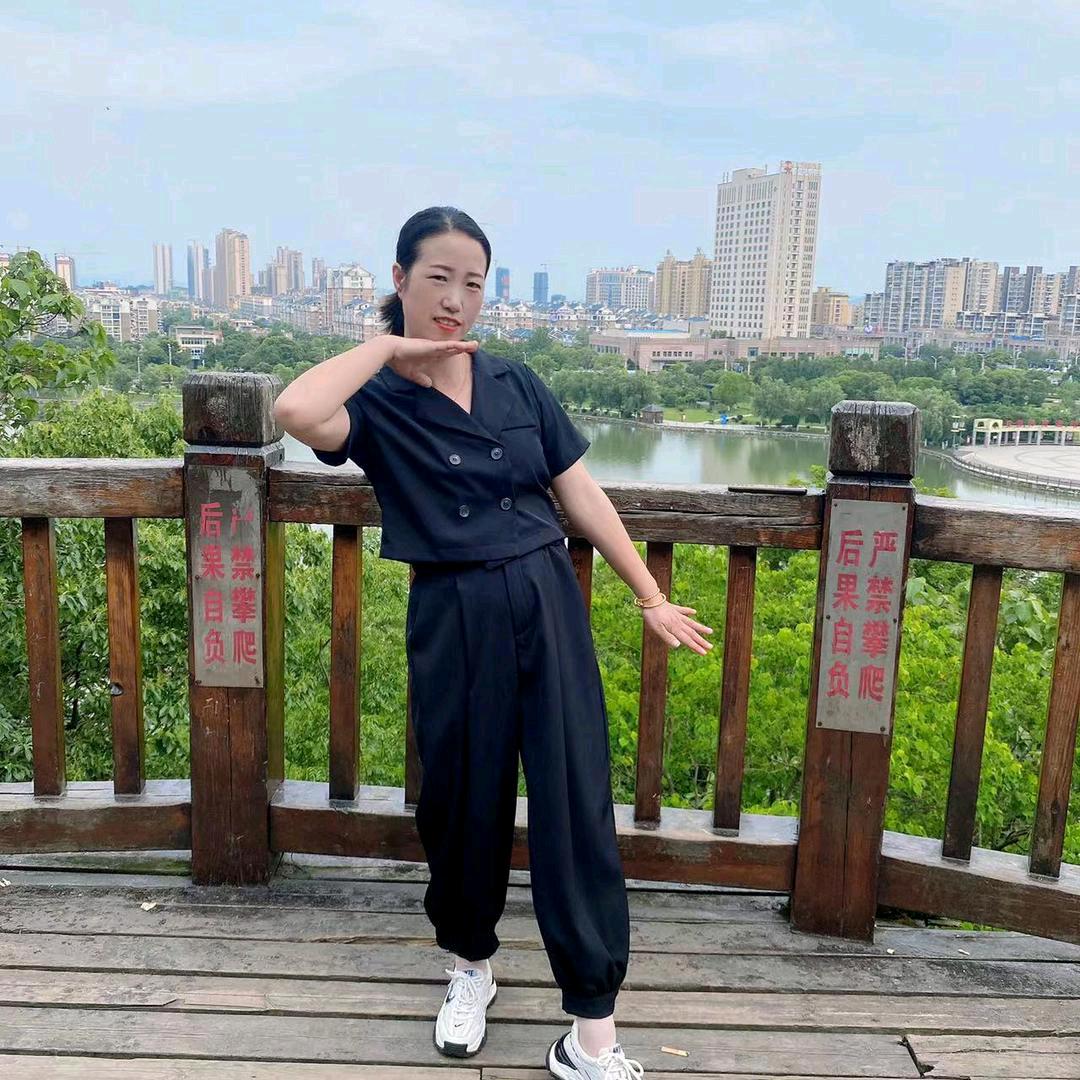 格试华，过去