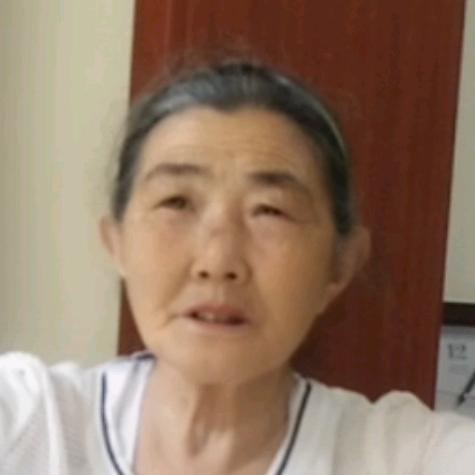 老年人刷抖音