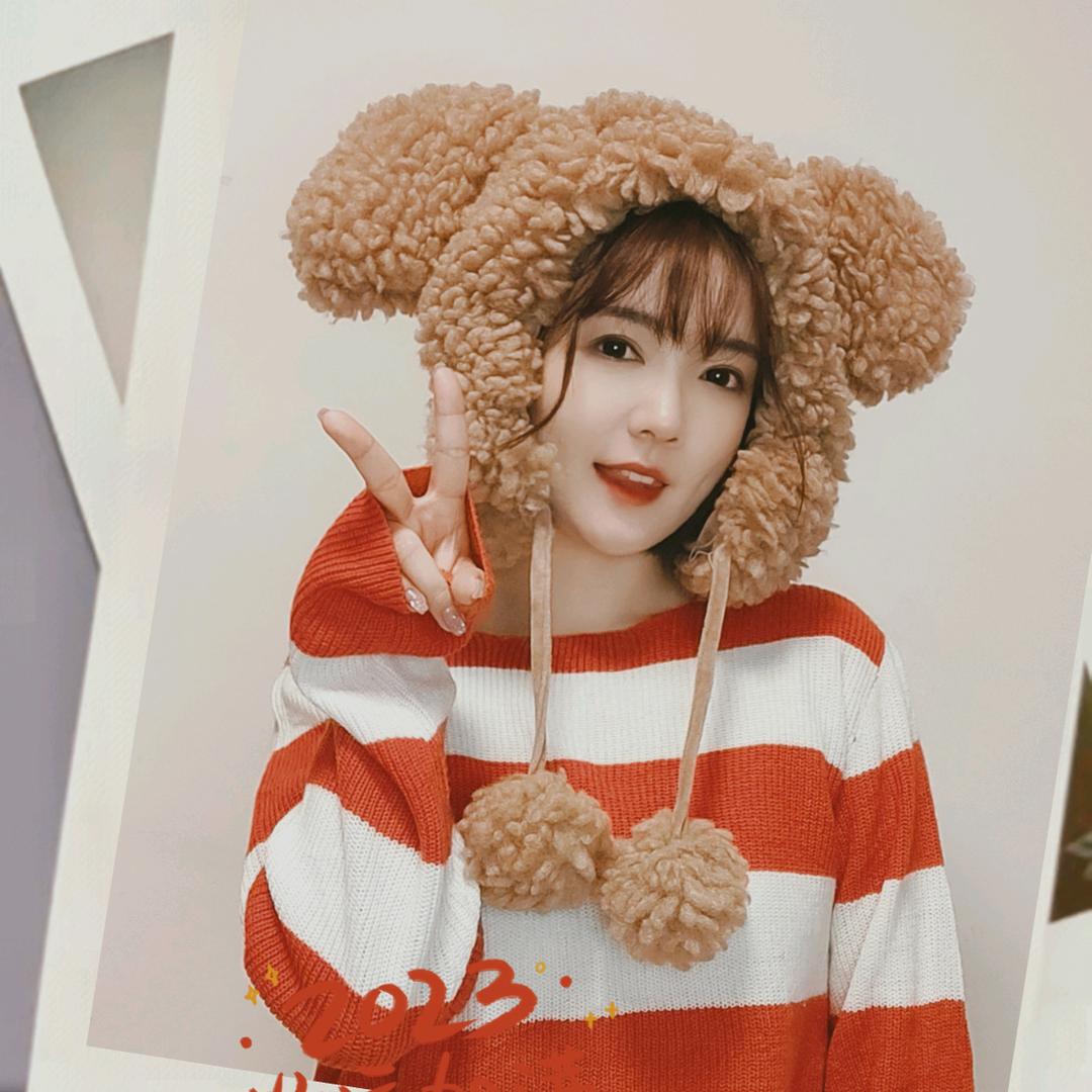 🌈大小白和满月月🌈