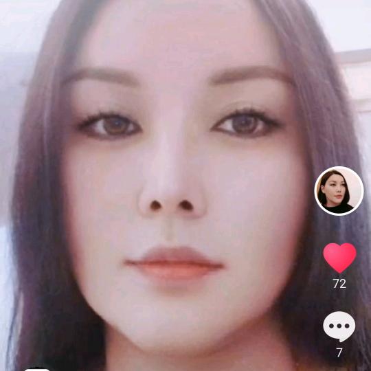 英子