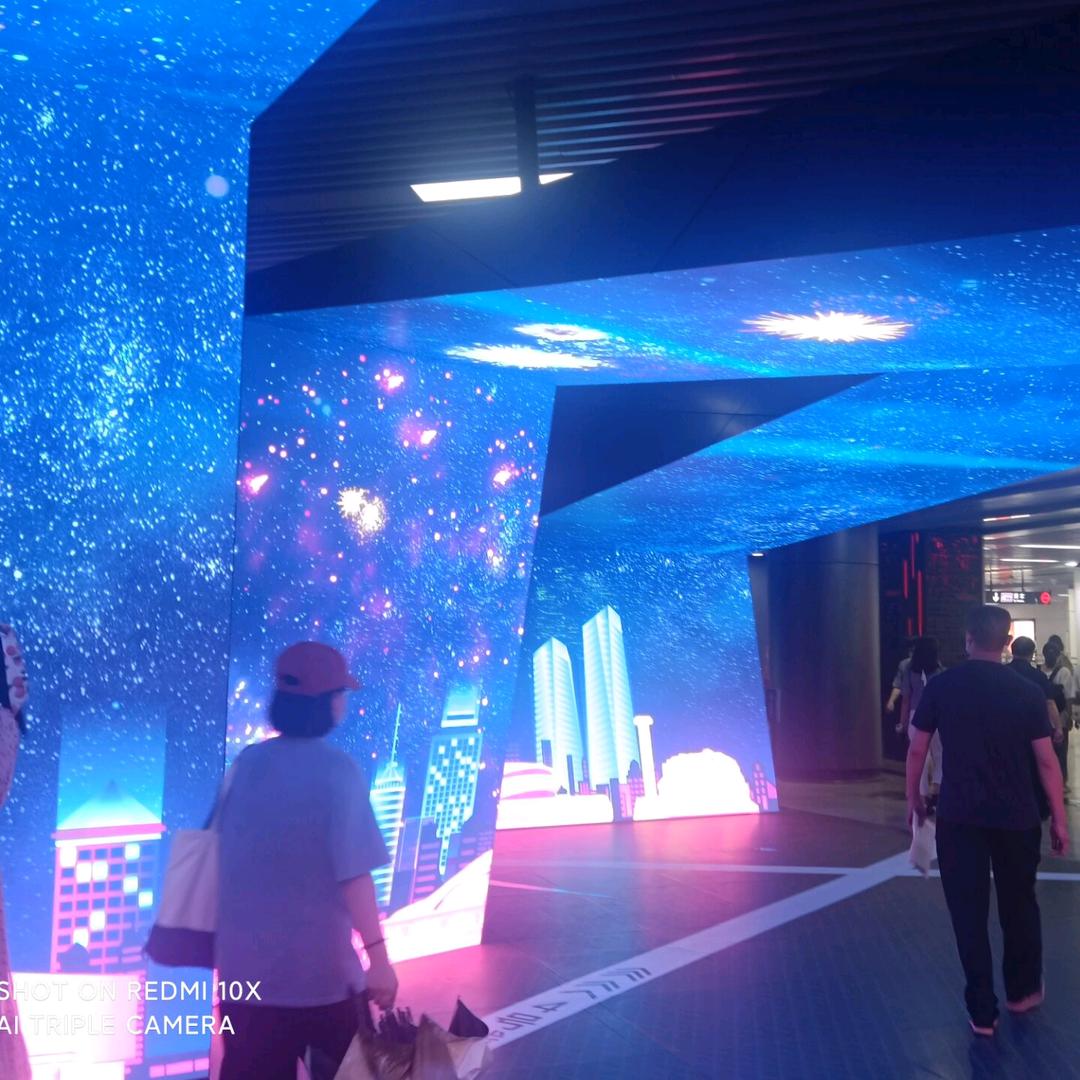 秀秀，烟花，火车有报