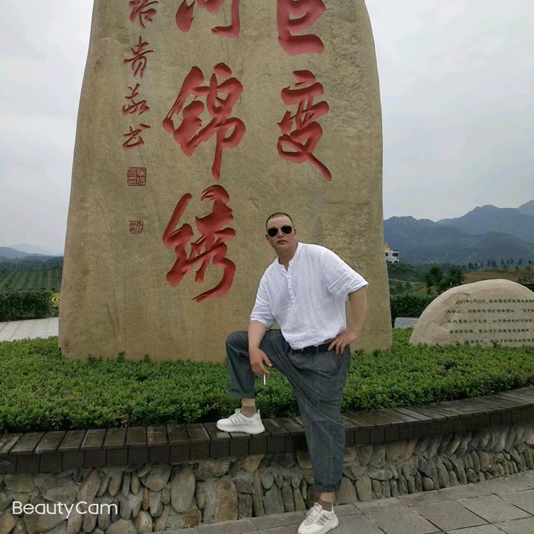 风雨过后见彩红，阳光总在风雨后