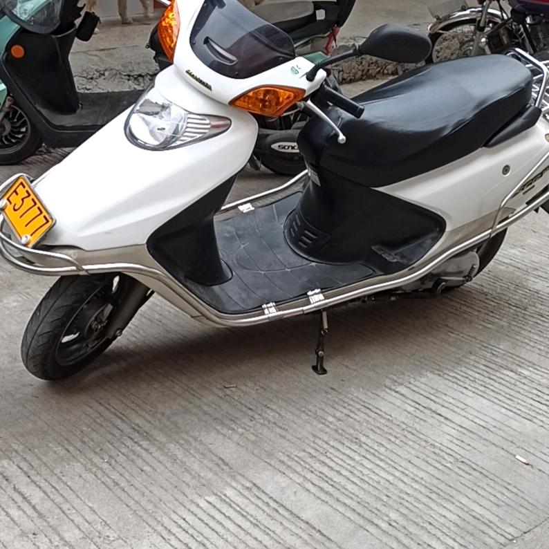 允进二手摩托车