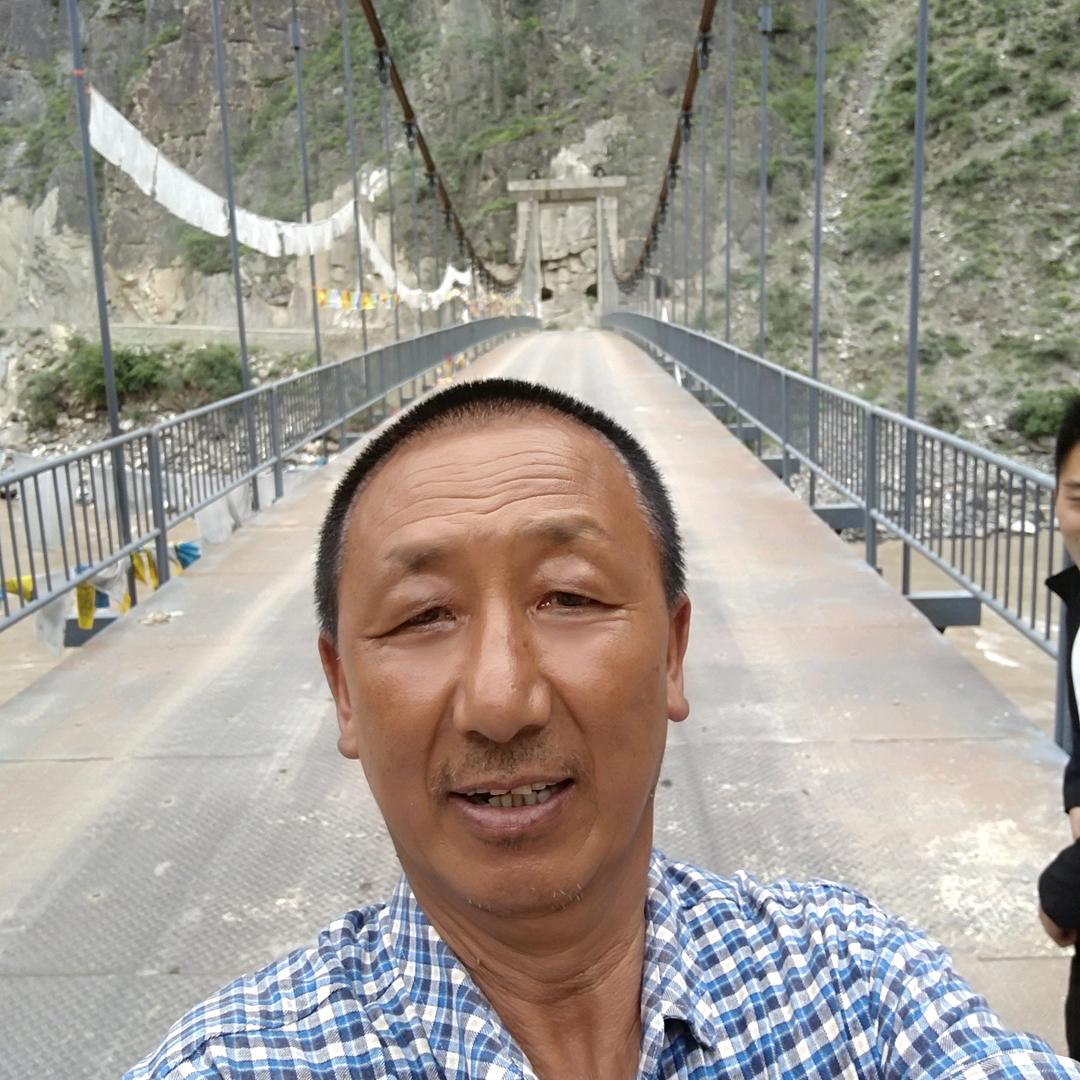 白发老人