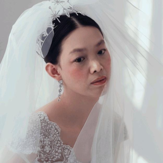 英子