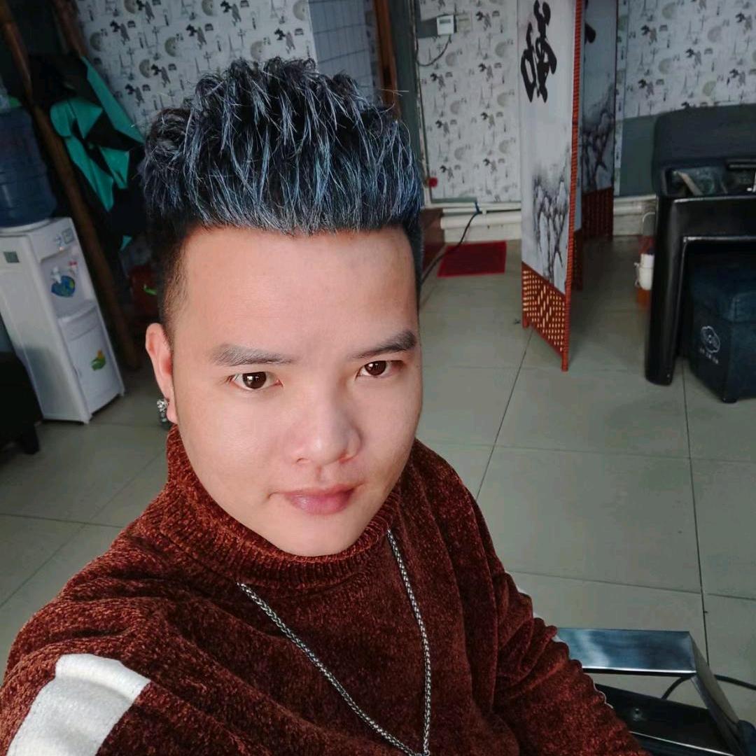 灵山县陆屋镇发丝港美发店