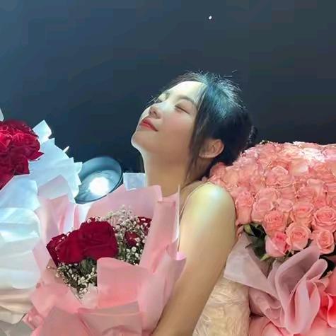 💝爱笑的舒婷婷