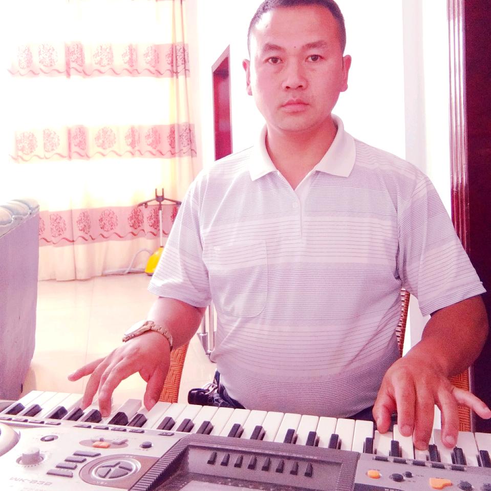热爱明天🎶🎹🎶