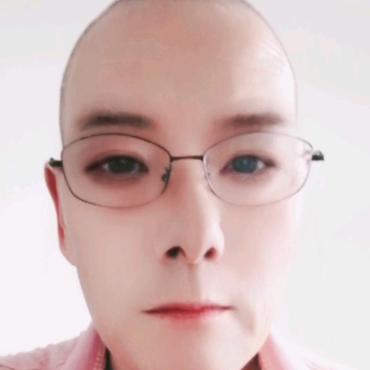 五左金山，开朗活泼，很外向的一个人，