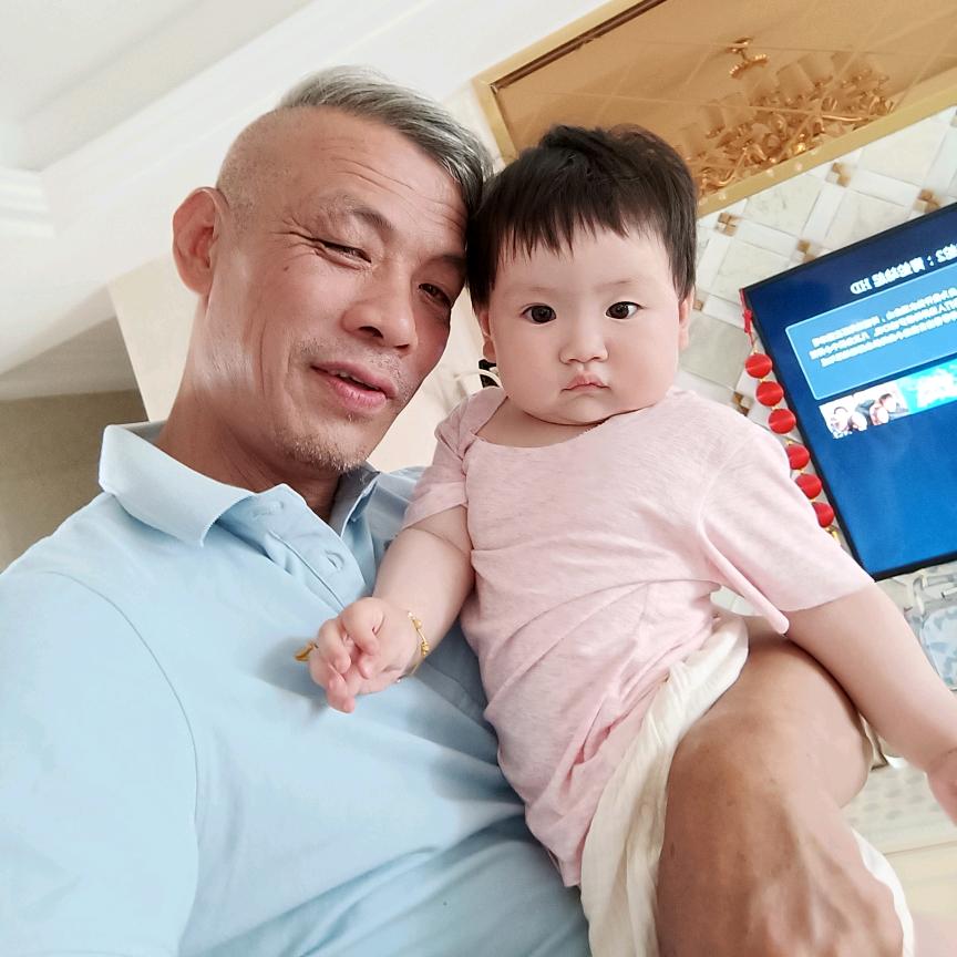 曾经当过兵(87)介，束振海