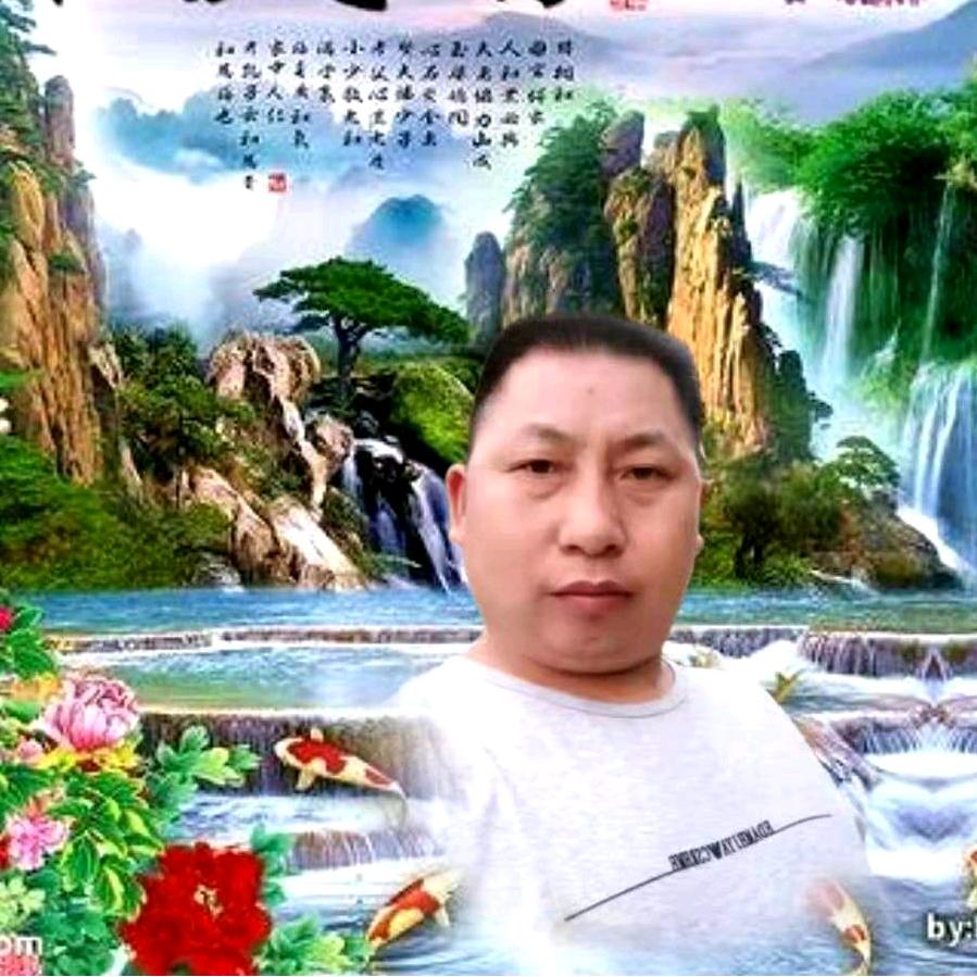 贵 州《  小  龚  》