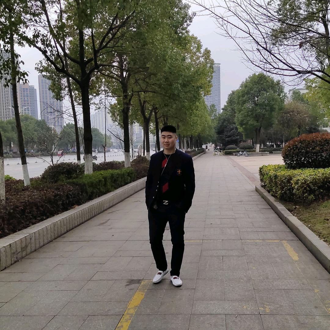 奋斗中的年轻人