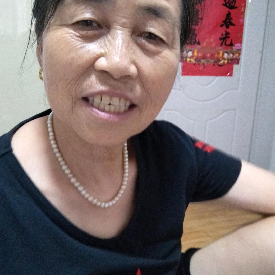 快乐的老奶奶