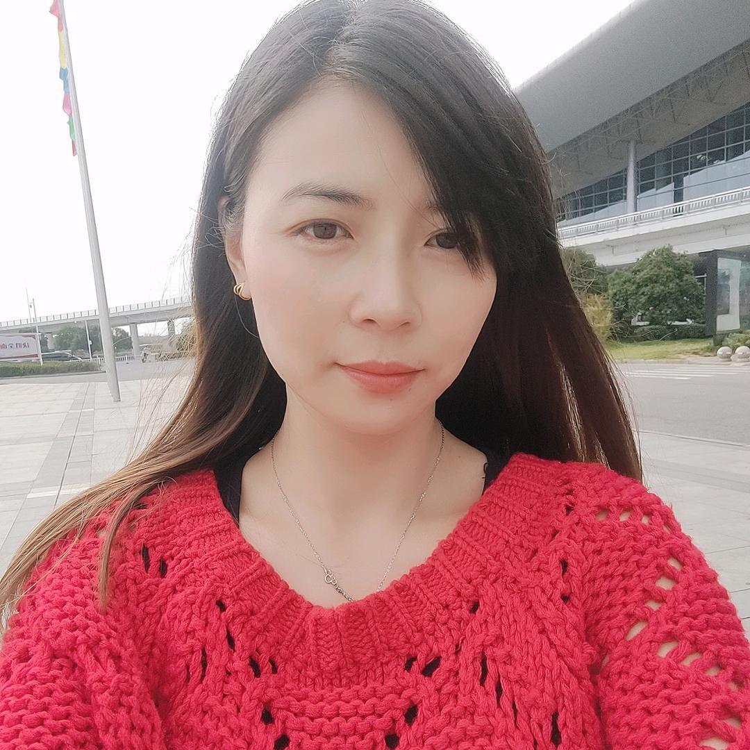 卖货车的小姐姐