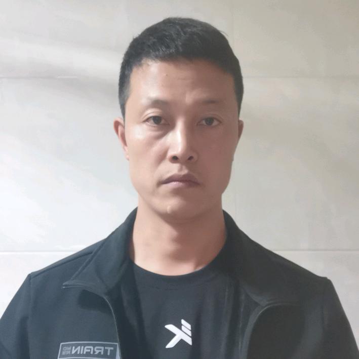 东方       h