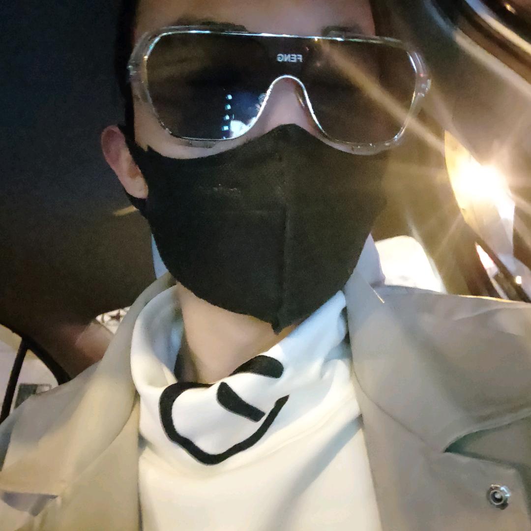 爱喝酒的二两₯