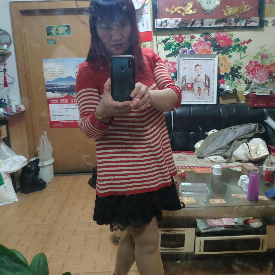 靓白云的农村笨鸡