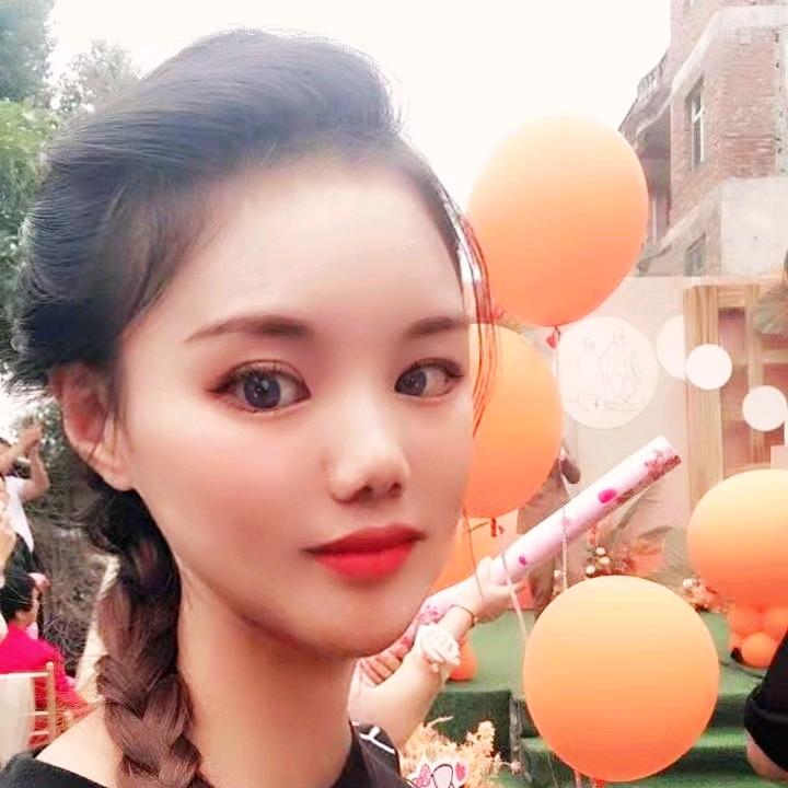 June 妮
