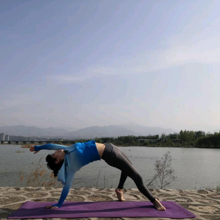 阿霞yoga