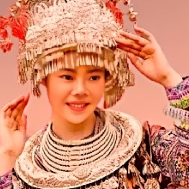 华