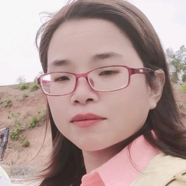 四眼妹