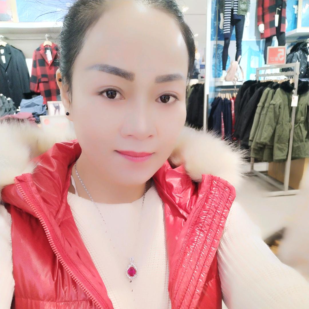 壮族妹小号，大号开直播