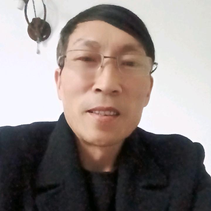 何处不相逢