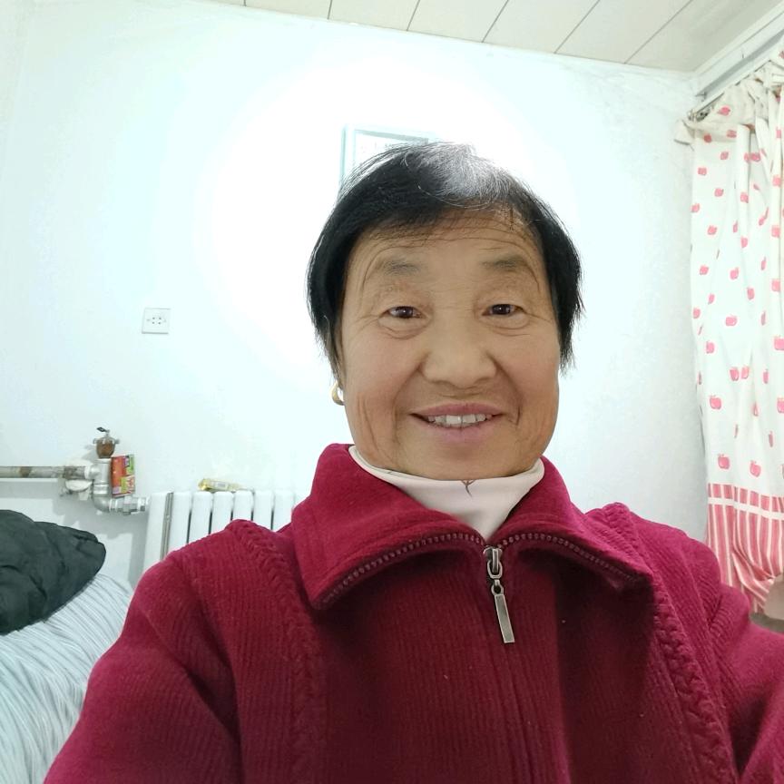 云开日出。