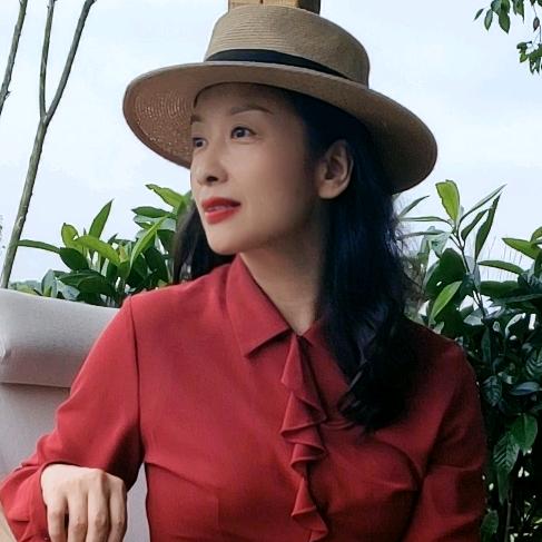 春春很努力（演员）