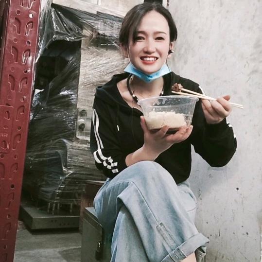 戴戴在努力