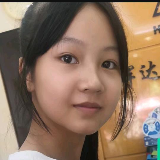 土家族苗族自治县小女孩