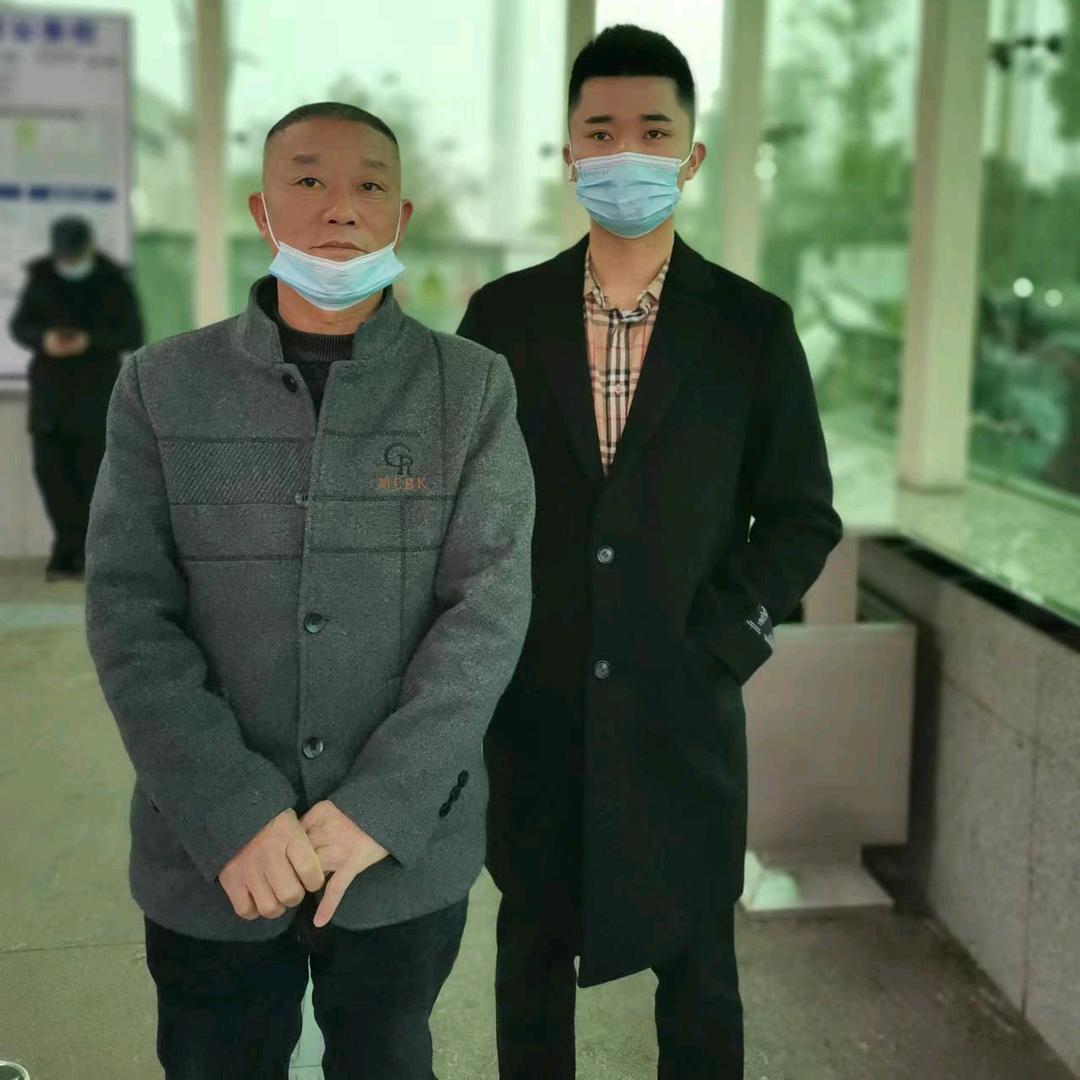 罗小华