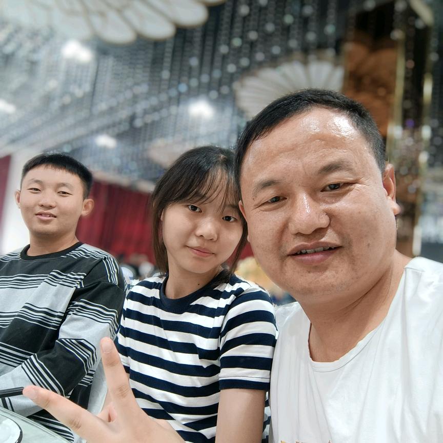 想干点实事的平凡人姚哥