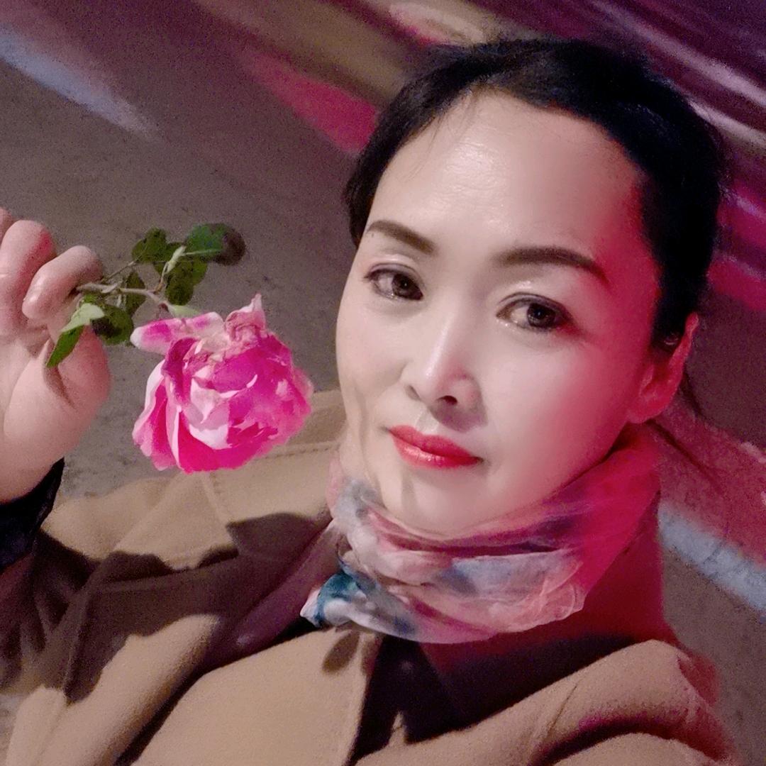 三个女儿的妈妈。