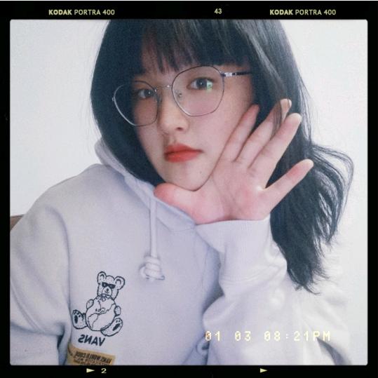 小字爱吃饭团团