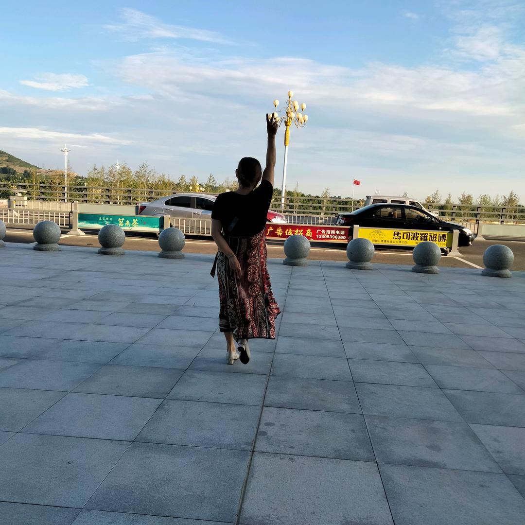 卖袜子阿姨爱跳舞