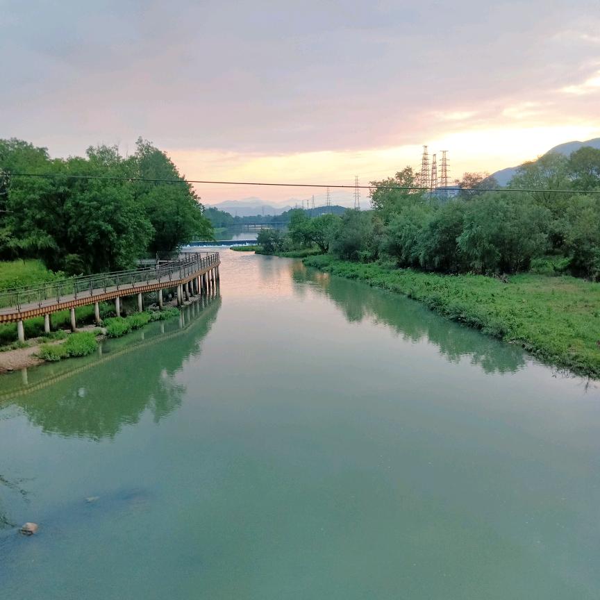 晋 村