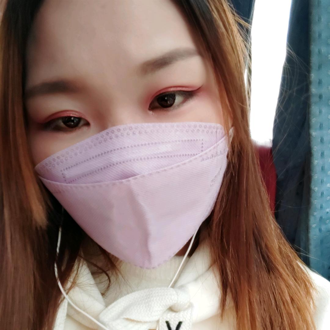 一人=一世界（拒聊私信不回）