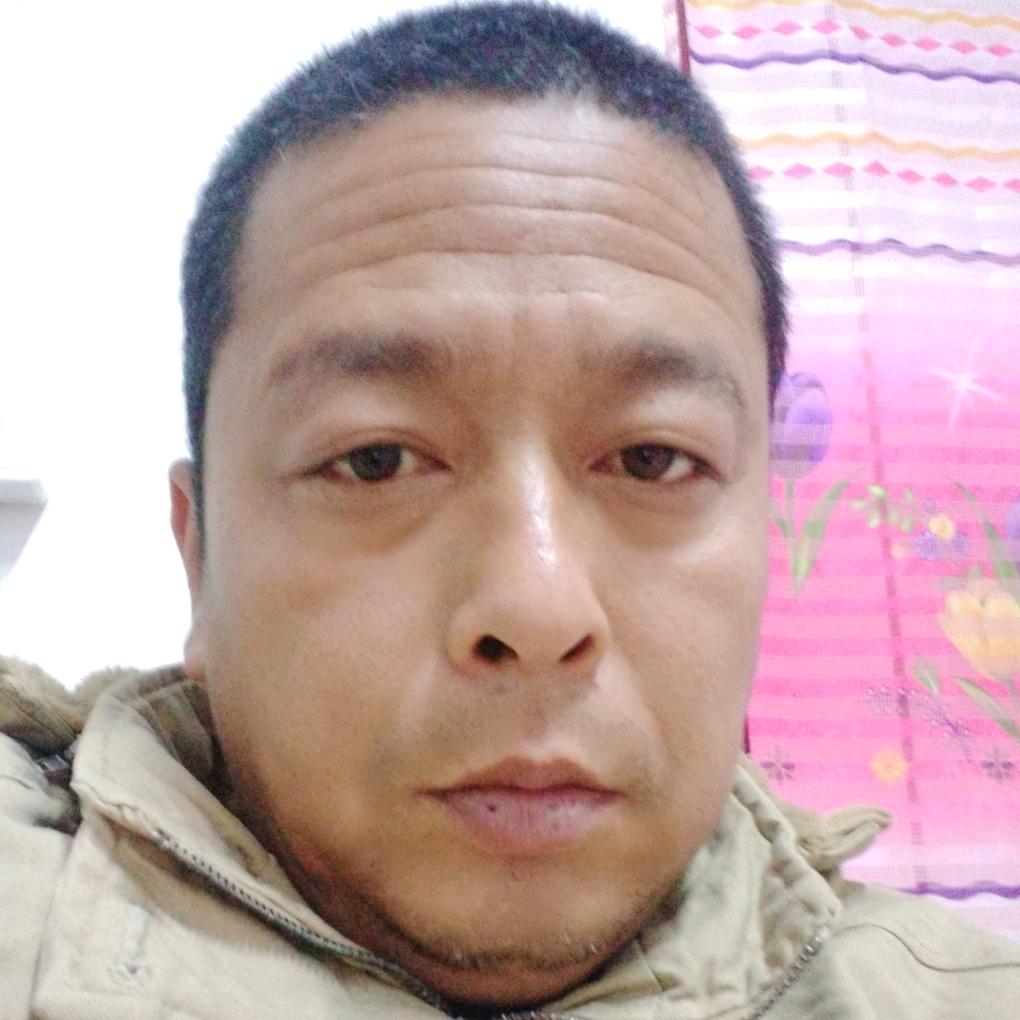 赵超，出租挖掘机